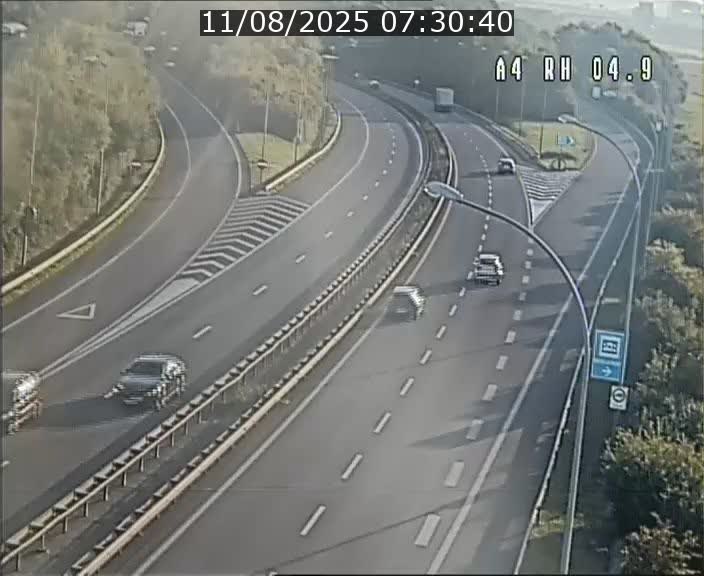 Traffic live webcam Luxembourg Leudelange - A4 - BK 4.9 - direction Luxembourg