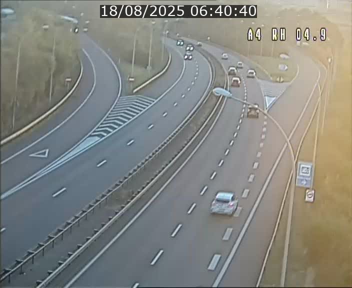 Traffic live webcam Luxembourg Leudelange - A4 - BK 4.9 - direction Luxembourg