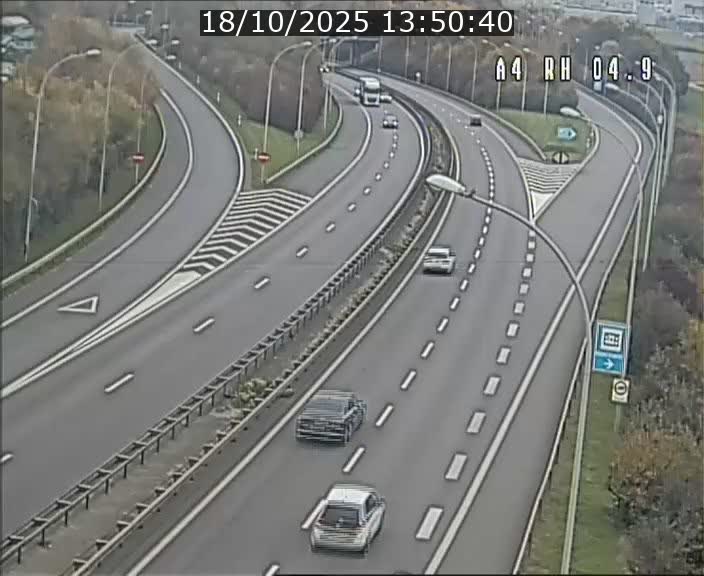 Traffic live webcam Luxembourg Leudelange - A4 - BK 4.9 - direction Luxembourg