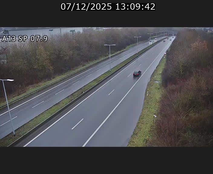 Traffic live webcam Luxembourg Jonction Lankelz - A13 direction Pétange - BK 7.9