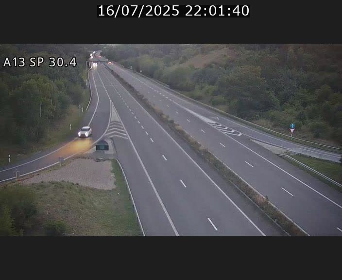Traffic live webcam Luxembourg Altwies - A13 direction Luxembourg-ville - BK 30.4