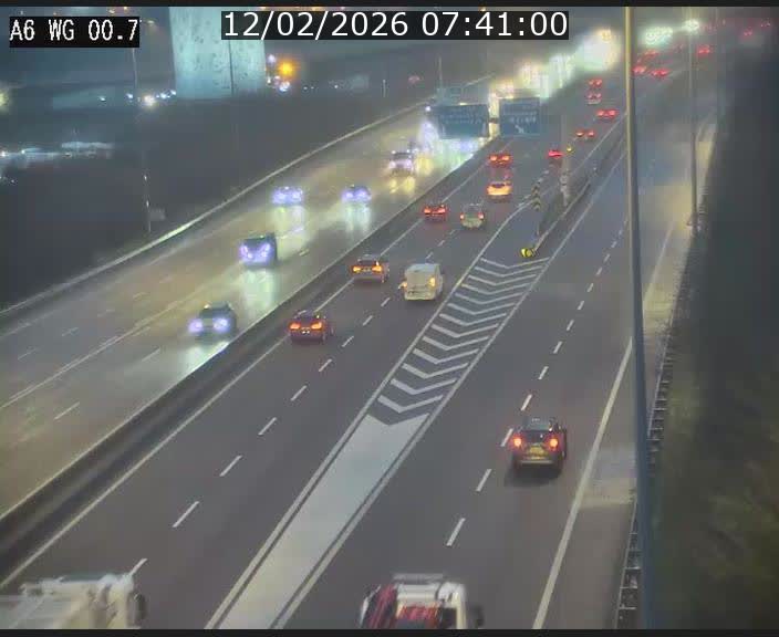 Traffic live webcam Luxembourg Croix de Cessange - A6 - BK 0.7 - direction A3 France