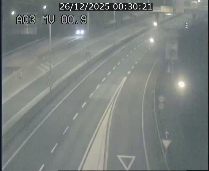 Traffic live webcam Luxembourg Croix de Gasperich - A3 - BK 0.4 - direction Luxembourg