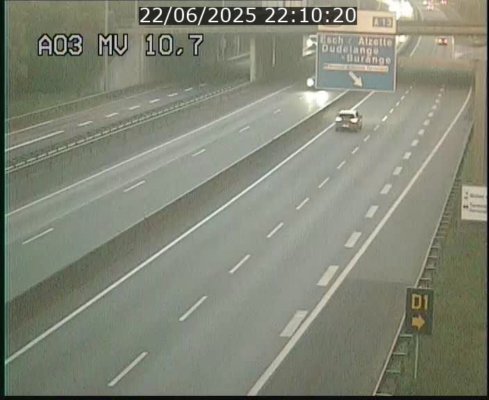 Traffic live webcam Luxembourg Croix de Bettembourg - A3 - BK 10.7 - direction France