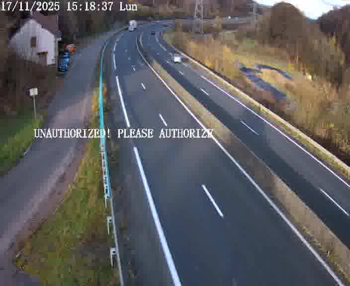 Webcam sur la D910 située dans la Côte des 4 vents. Vue orientée vers le bas, vers Saint-Avold.