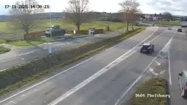 Webcam de surveillance sur D604 (France) à Phalsbourg, cadrée vers Phalsbourg, proposant une information routière utile aux déplacements quotidiens.