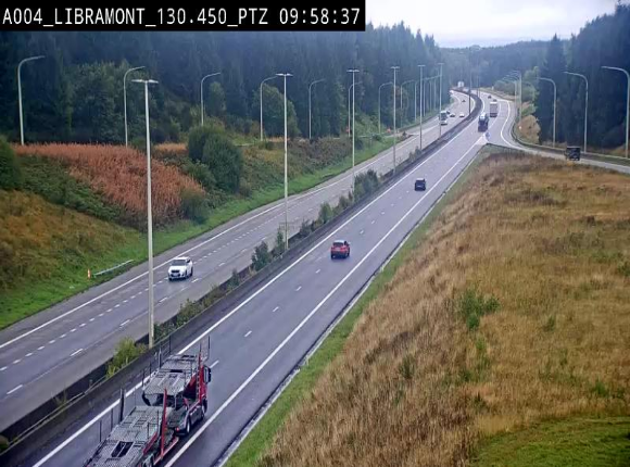 Webcam E411 à hauteur de la sortie 25 de Libramont menant vers Bouillon, Sedan et Reims via la N89. Vue orientée vers Bruxelles