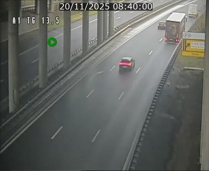 Traffic live webcam Luxembourg Senningen - A1 direction Luxembourg - BK 13.5