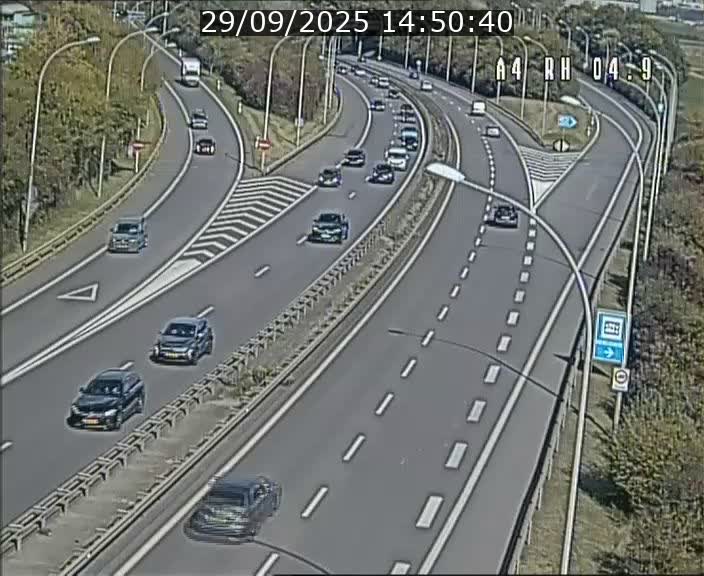Traffic live webcam Luxembourg Leudelange - A4 - BK 4.9 - direction Luxembourg