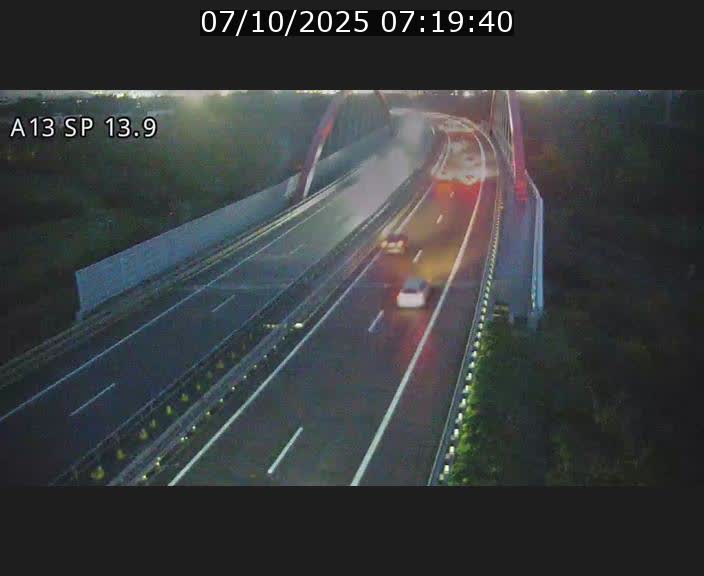 Traffic live webcam Luxembourg Kayl - A13 direction Esch-sur-Alzette/Luxembourg-ville - BK 13.9