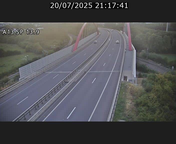 Traffic live webcam Luxembourg Kayl - A13 direction Esch-sur-Alzette/Luxembourg-ville - BK 13.9