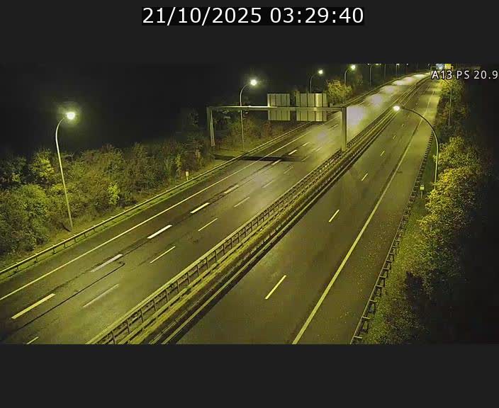 Traffic live webcam Luxembourg Croix de Bettembourg, rond-point d'Hellange - A13 direction Allemagne - BK 20.9
