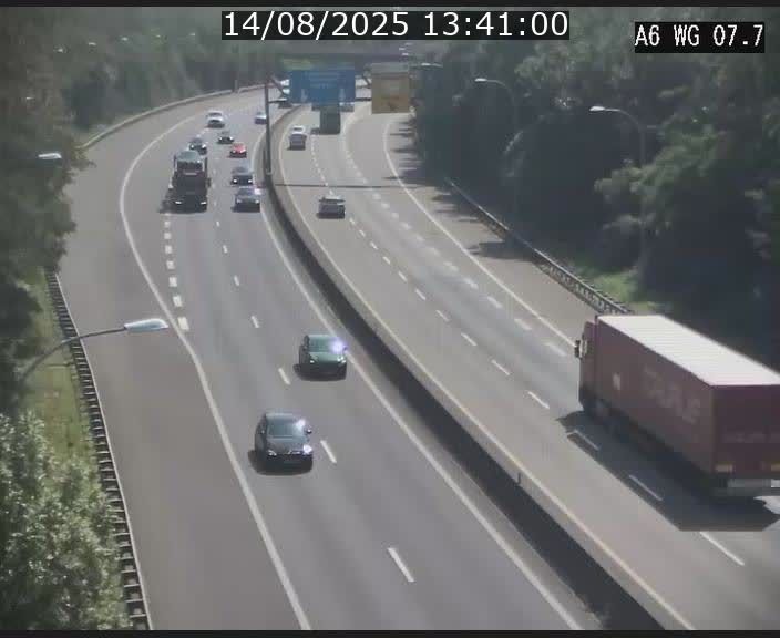 Traffic live webcam Luxembourg - Bridel - A6 - BK 7.7 - direction Belgique