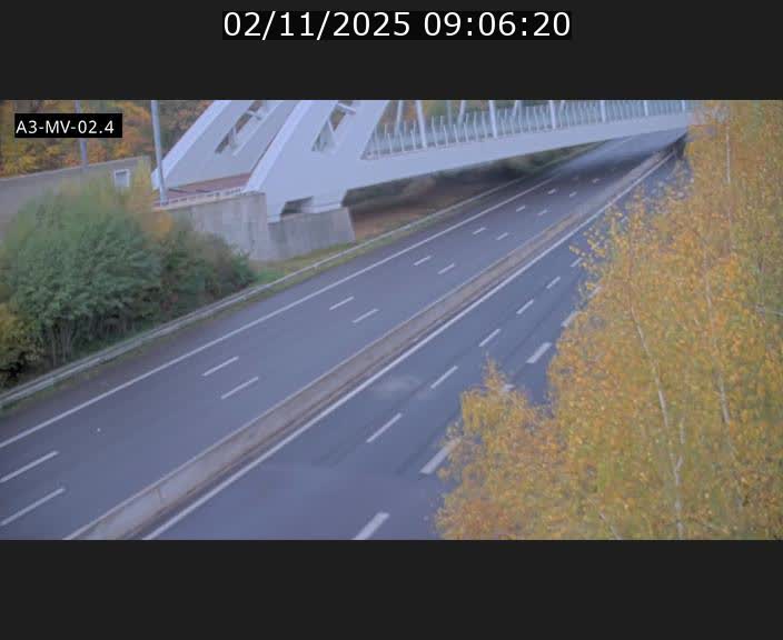 Webcam autoroute de la France (A3) au Luxembourg à Fentange, à proximité de la Croix de Gasperich. Vue orientée vers la Cloche d'Or