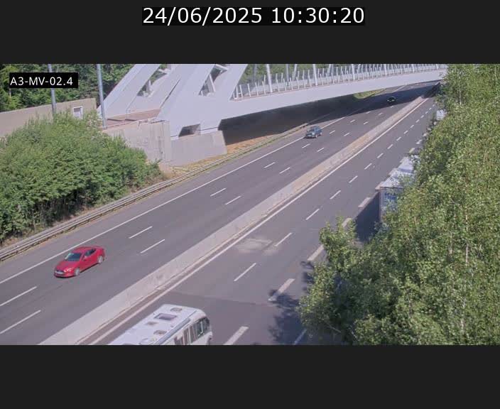 Webcam autoroute de la France (A3) au Luxembourg à Fentange, à proximité de la Croix de Gasperich. Vue orientée vers la Cloche d'Or