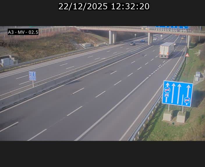 Webcam autoroute A3 au Luxembourg à proximité de la Croix de Gasperich. Vue orientée vers Luxembourg