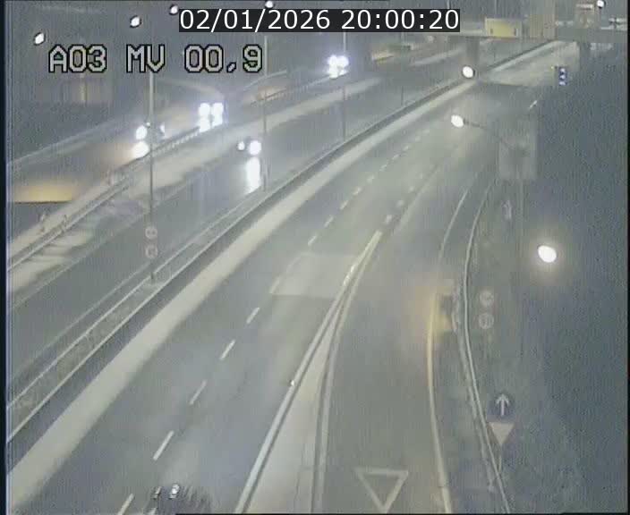 Traffic live webcam Luxembourg Croix de Gasperich - A3 - BK 0.4 - direction Luxembourg