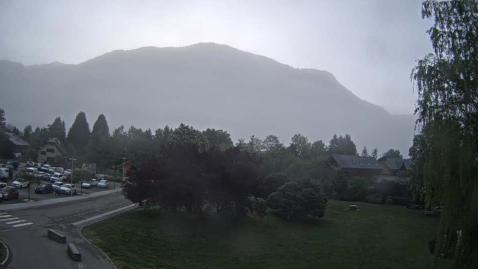 Webcam au niveau de la mairie du village du Bourg d'Oisans, aux pieds de l'Alpe d'Huez et aux portes du parc des Écrins