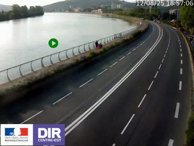 Webcam sur le quai Parjot à Vienne, aux Portes de Lyon, sur la Nationale 7, à la jonction avec le boulevard du Rhône-nord (D1407), caméra orientée vers Lyon