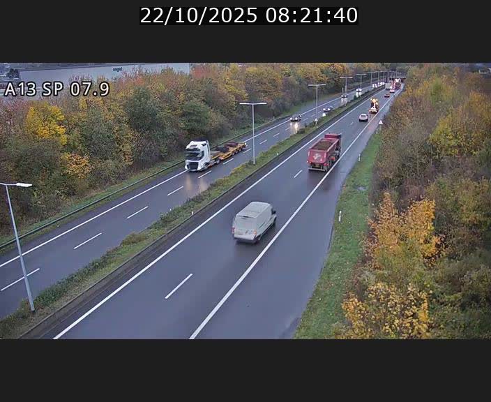 Traffic live webcam Luxembourg Jonction Lankelz - A13 direction Pétange - BK 7.9