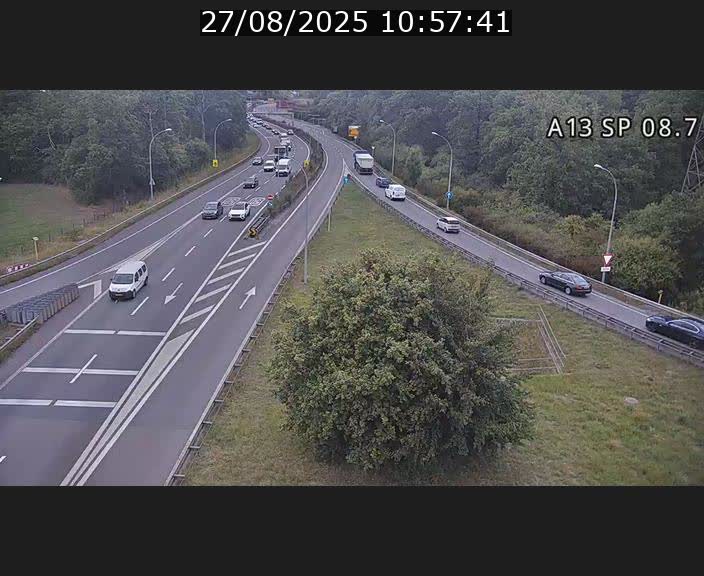 Traffic live webcam Luxembourg Jonction Lankelz - A13 direction Pétange - BK 8.7 