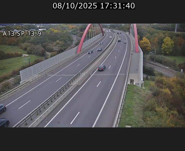 Traffic live webcam Luxembourg Kayl - A13 direction Esch-sur-Alzette/Luxembourg-ville - BK 13.9