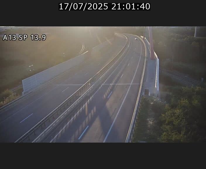 Traffic live webcam Luxembourg Kayl - A13 direction Esch-sur-Alzette/Luxembourg-ville - BK 13.9