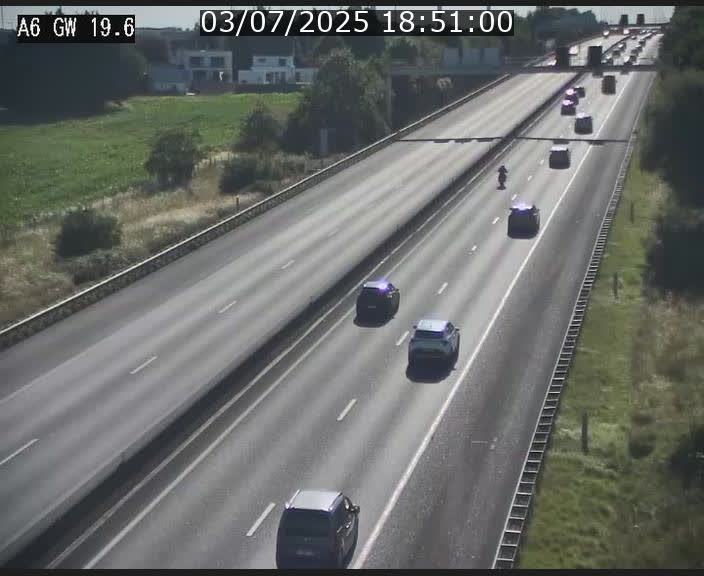 Traffic live webcam Luxembourg - Steinfort - A6 - BK 19.6 - direction Belgique