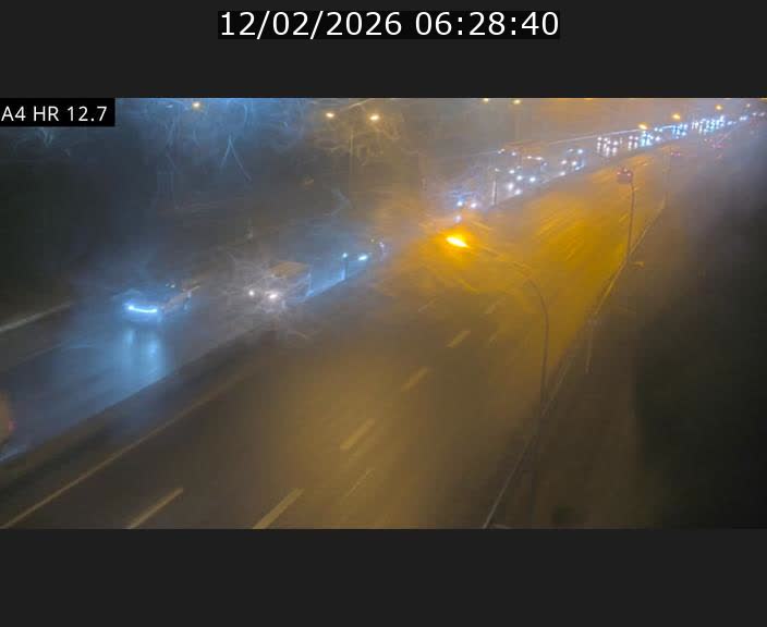 Traffic live webcam Luxembourg Esch sur Alzette - A4 - BK 12.7 - direction Esch-Belval