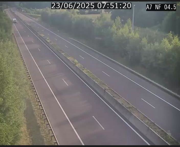 Caméra autoroute Luxembourg A7 - Passage à gibier Rëngelbour - direction Tunnel Grouft
