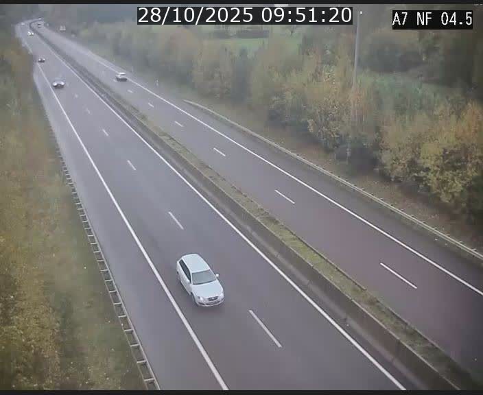 Caméra autoroute Luxembourg A7 - Passage à gibier Rëngelbour - direction Tunnel Grouft