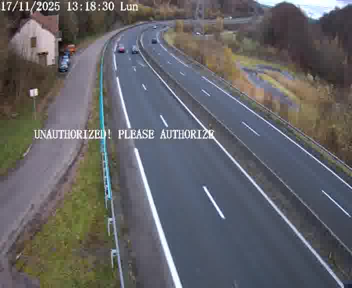 Webcam sur la D910 située dans la Côte des 4 vents. Vue orientée vers le bas, vers Saint-Avold.