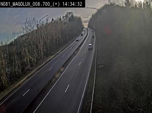 Webcam sur la N81 (E411) à hauteur de la jonction avec la N883. Vue orientée vers Longwy