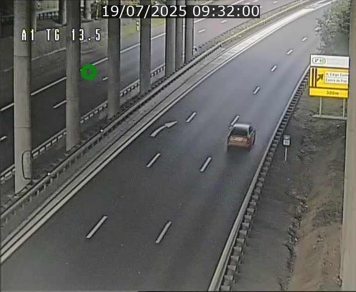 Traffic live webcam Luxembourg Senningen - A1 direction Luxembourg - BK 13.5