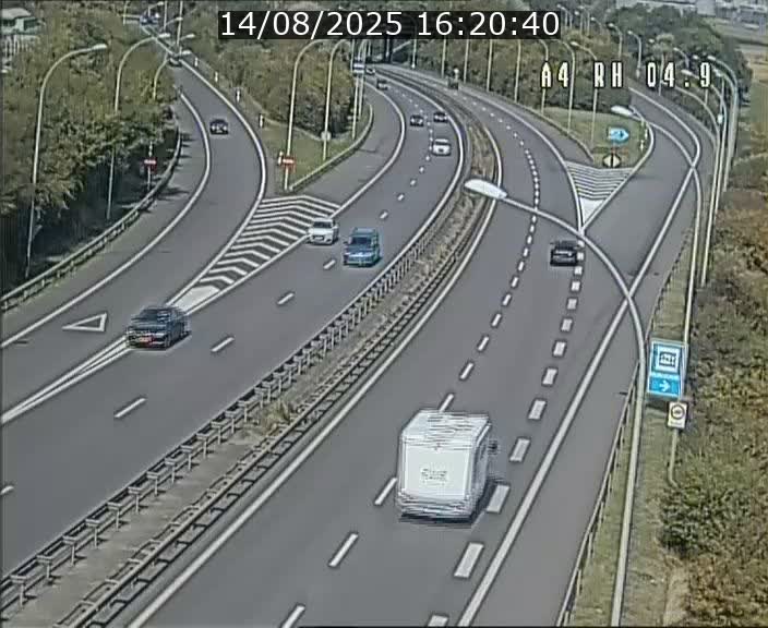 Traffic live webcam Luxembourg Leudelange - A4 - BK 4.9 - direction Luxembourg