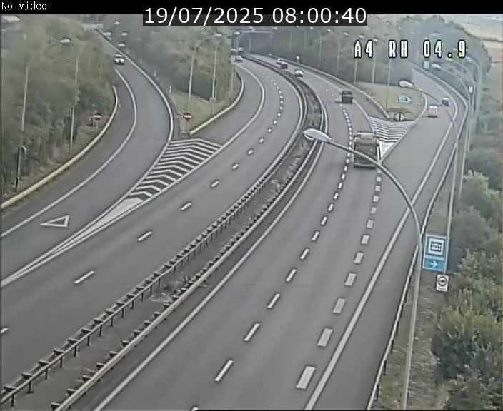Traffic live webcam Luxembourg Leudelange - A4 - BK 4.9 - direction Luxembourg