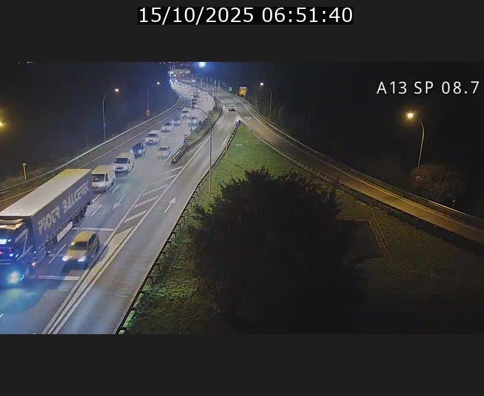 Traffic live webcam Luxembourg Jonction Lankelz - A13 direction Pétange - BK 8.7 