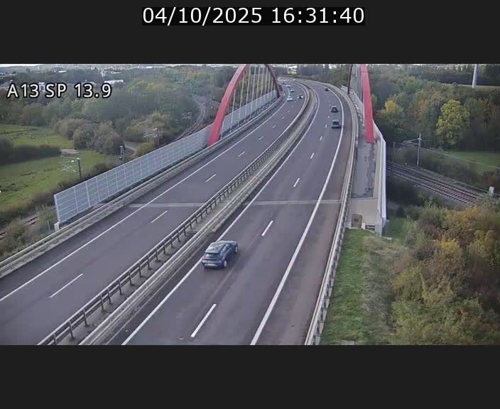 Traffic live webcam Luxembourg Kayl - A13 direction Esch-sur-Alzette/Luxembourg-ville - BK 13.9