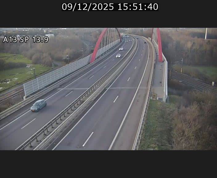 Traffic live webcam Luxembourg Kayl - A13 direction Esch-sur-Alzette/Luxembourg-ville - BK 13.9
