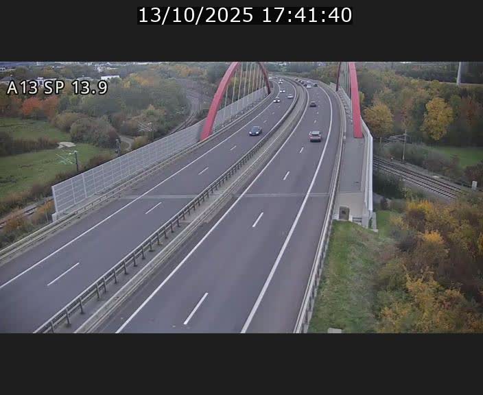 Traffic live webcam Luxembourg Kayl - A13 direction Esch-sur-Alzette/Luxembourg-ville - BK 13.9
