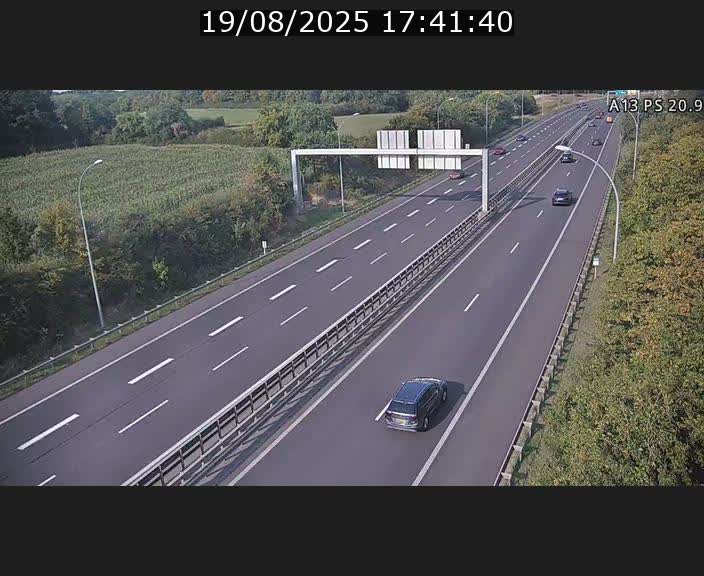 Traffic live webcam Luxembourg Croix de Bettembourg, rond-point d'Hellange - A13 direction Allemagne - BK 20.9