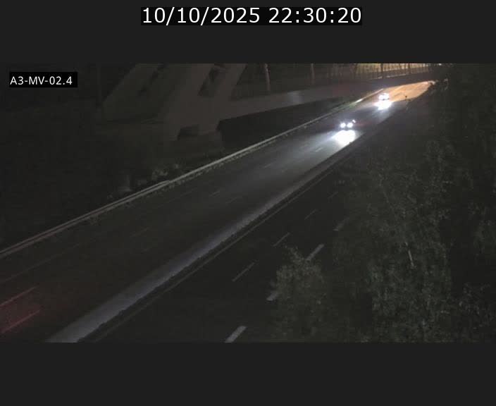 Webcam autoroute de la France (A3) au Luxembourg à Fentange, à proximité de la Croix de Gasperich. Vue orientée vers la Cloche d'Or