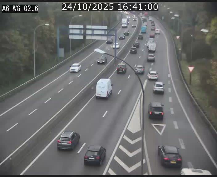 Traffic live webcam Luxembourg Croix de Cessange - A6 - BK 2.6 - direction France/Allemagne