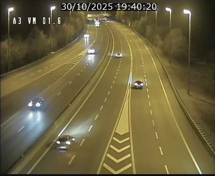 Traffic live webcam Luxembourg - Croix de Gasperich - A3 - BK 1.6 - direction France/Aire de Berchem