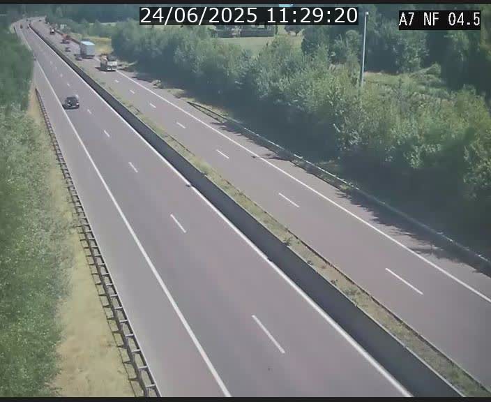 Caméra autoroute Luxembourg A7 - Passage à gibier Rëngelbour - direction Tunnel Grouft