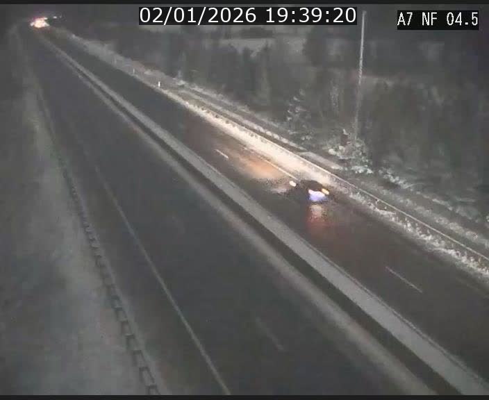 Caméra autoroute Luxembourg A7 - Passage à gibier Rëngelbour - direction Tunnel Grouft