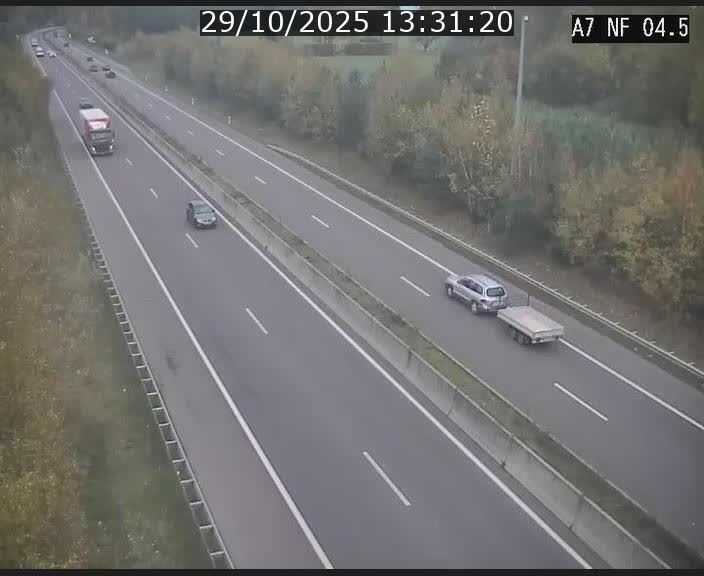 Caméra autoroute Luxembourg A7 - Passage à gibier Rëngelbour - direction Tunnel Grouft