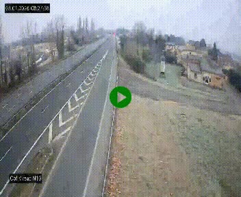Vue en direct de l'autoroute A10 grâce à un drône situé au-dessus du péage de Virsac