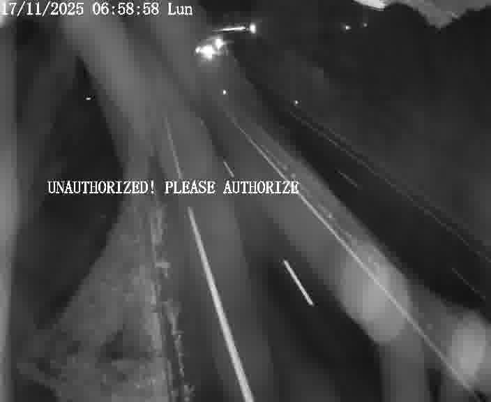 Webcam sur la D910 située dans la Côte des 4 vents. Vue orientée vers le bas, vers Saint-Avold.