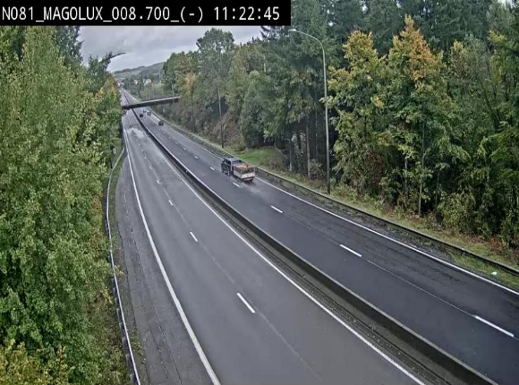 Webcam sur la N81 (E411) à hauteur de la jonction avec la N883. Vue orientée vers Arlon